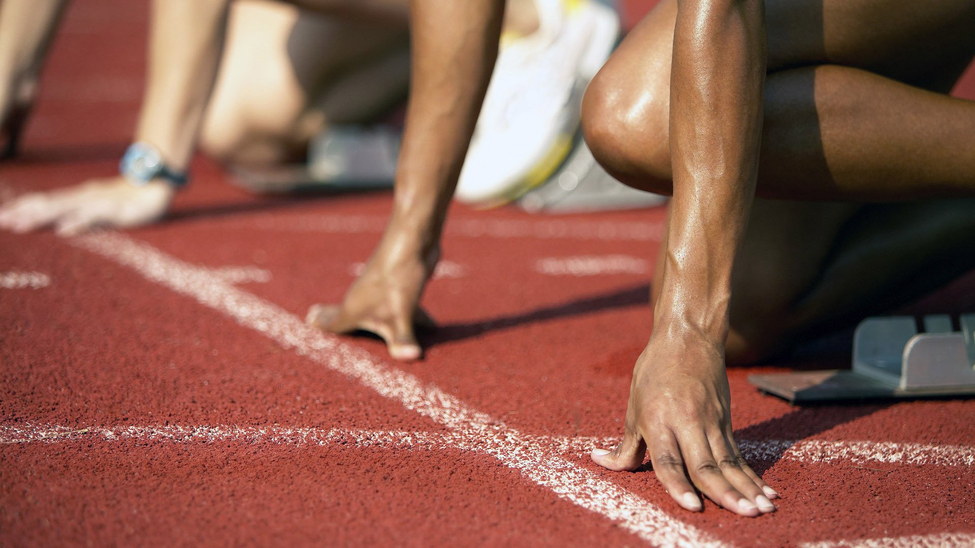 双线战场，葡萄牙足球完胜中国，林高远率队乒乓赛场扳回一城